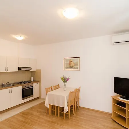 Apartament Ivan *